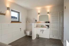 Casa de férias de design luxuoso com vista para a montanha, lareira e jardim - Image 2