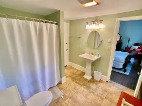 Large Family Home That Sleeps 16 Located Only 20 Minutes from Asheville - Image 5