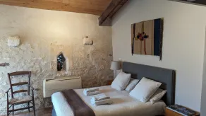 Fabulous air-conditioned barn conversion with three ensuite bedrooms (sleeps 8) - Image 4