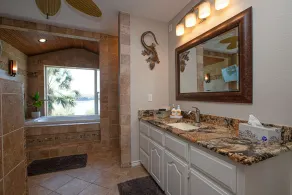 Lakefront 3 Bedroom Home with Gorgeous Sunsets and Private Pool & NEW Spa! - Image 2