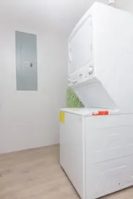 Luxury penthouse 3 BR apt free parking - Image 3