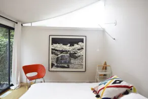 Pristine Modern Getaway - Image 4