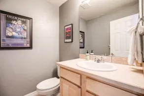 Kingdom Park Townhome: Nice Space, On Shuttle Route - Image 2