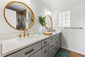 CLEAN / Beautiful Kitchen / POOL / CLOSE TO BEACHES - Image 4