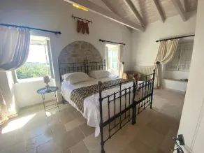 Beautiful villa with natural pool near the sea - Image 5