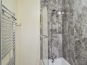 Close to the village centre with many walks and cycle routes from the doorstep. - Image 2