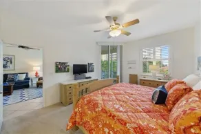 Regatta Resort, Vanderbilt Beach, Naples, 6 minute walk to beach - Image 5