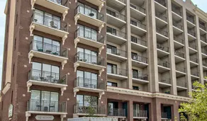 5-Star Downtown Riverview Condo w/Parking - Image 5