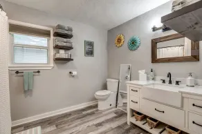 Home away from Home with amenities & private fenced yard. Walking distant to OSU - Image 5