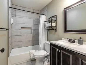 Sleek 1 Bd Remodeled Apt. In the heart of Downtown - Image 2