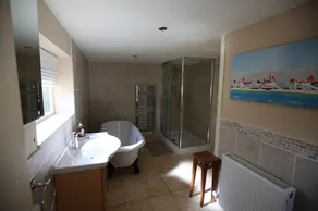 Luxury Self Catering Cottage in Historic Village Setting in the Forest of Dean - Image 3
