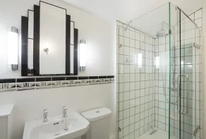 Sea-facing Art Deco Apartment - Image 5