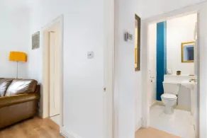 Warm & cosy 2-bedroom apartment in the heart ❤️ of Stockbridge; picturesque area - Image 2