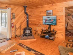 WOW!!! Must Read \"Reviews\" on this 4-5 BR. 2 BA. w/Game Rm Lake Front Home - Image 2