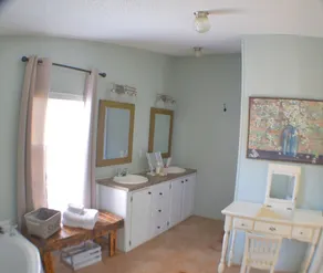5 bedroom lake front home on Lake Secession - Image 3