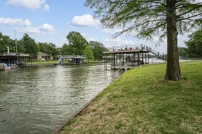 Cedar Creek Lakehouse w/ Golfcart & Dbl Decker Boat Dock with Deep Water - Image 2