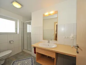 Studio, bathtub, south - Pension-Appartements Bergkristall - Image 4
