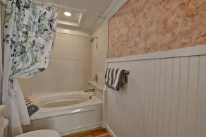 Comfortable 3 bed/2 bath home located in Swann Keys community! Minutes from Fenwick Island Beaches and Ocean City! Seasonal outdoor Pool, Wifi, Boat dock! - Image 3
