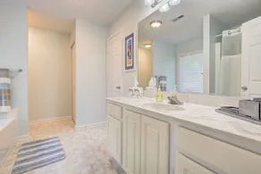 Spacious house, great deck & grill, close to boardwalk, shops, and restaurants. - Image 3