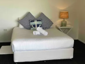 Tangalooma Resort Hilltop Studio Room - Image 4