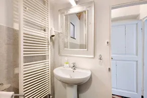 Pet-Friendly Apartment Bilocale Merlino with Mountain View & Wi-Fi - Image 3