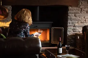 Ty Sinsir, Castle, Mountain Views, Hot Tub, Fire Pit, Glamorous interiors 🧡 - Image 4