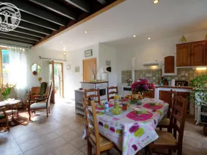 Charming Cottage with Terrace and Garden, Pets Welcome - Image 2