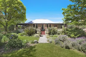 Guesthouse southern highlands sleeps 40 with functions up to 60 in large grounds - Image 5