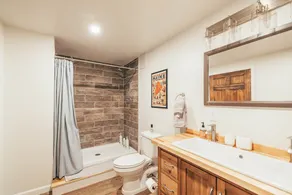 Waterfront, Luxury, Spacious home in Freeport! - Image 2