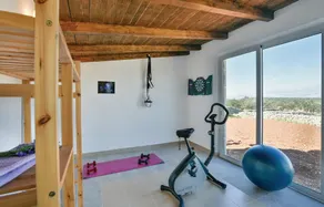 Three-Bedroom Holiday Home In Pucisca - Image 3