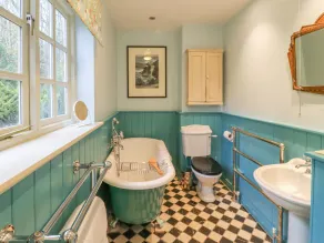 SUNNY COTTAGE, pet friendly, character holiday cottage in Grantham - Image 3