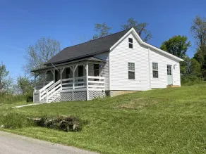 Bourbon Trail & Relaxing rural spot. Restored Farmhouse on 22 private acres. - Image 4