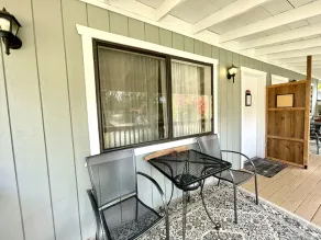 Garden Suite @ Sierra Mountain Lodge - Yosemite - Image 3