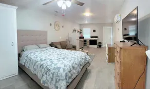 Spacious studio Duplex. - Image 5