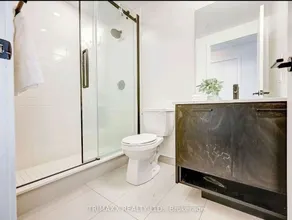 Luxurious large and stylish townhome with EV parking - Image 5