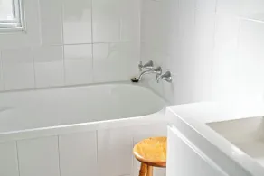 Ulladulla - Sleeps 8! Pet Friendly! WIFI! Aircon!\nflat yard for pets and kids. - Image 3