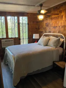 spacious cabin in incredible location - Image 4