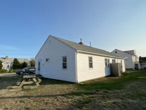 Next to Cragville beach with warm sea water at a quiet and family friendly villa - Image 5