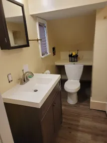 8 min from downtown, 13 min from Airport - Image 2