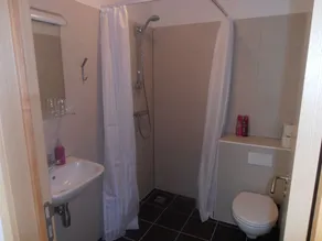 Giljur Guesthouse - Image 4