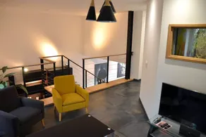 Industrial loft in a former barn - Image 2