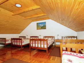 Cottage in Lovinac near Paklenica Park - Image 4