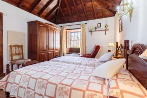 Romantic house between gardens, with wifi and barbecue - Image 5