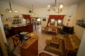Orama Hotel - Lake Plastira Fireplace Family Suite - Image 5