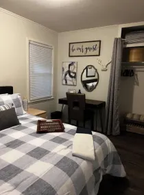 Modern 3 bedroom in the center of it all!! - Image 4