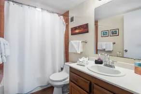 🏖️EAcross from Magic Sands Beach | Ocean View 2BR Condo on Aliʻi Drive - Image 5