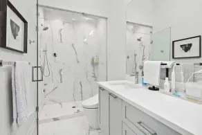 Luxury SOHO Styled Two-Level Townhouse - Old Town - Image 3