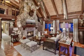 Eagles Nest Luxury Retreat, Views, Hot Tub, Walking distance to Resort - Image 2