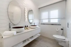Impeccable 4-Bed House in São Domingos de Rana - Image 3
