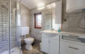 Beautiful Apartment In Crikvenica - Image 2